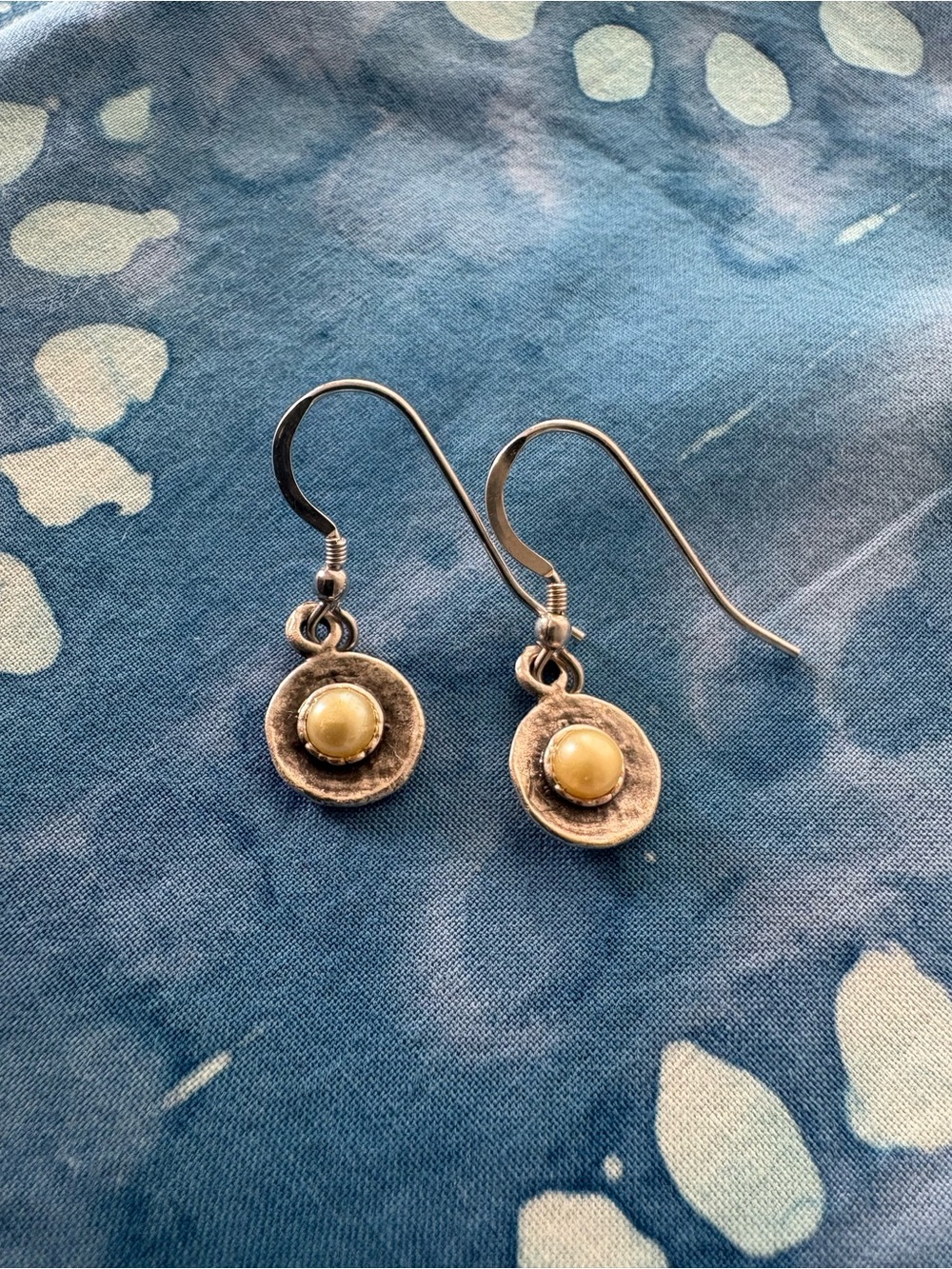Silver Dangle Earrings with Yellow Freshwater Pearl